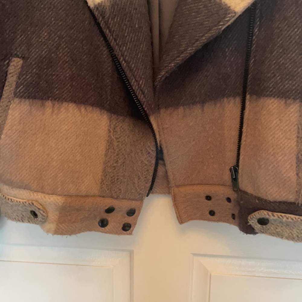Jacket - Picture 4 of 6